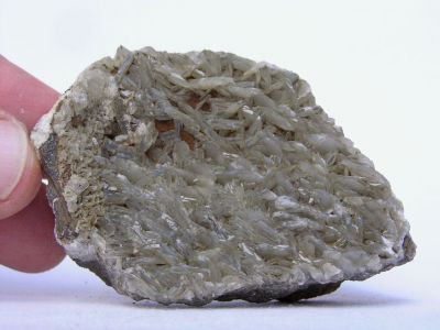 Kalcit, magnetit - důl Magdaléna, 8. patro, Vlastějovice